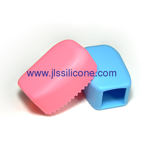 Wave shape silicone close wash brush