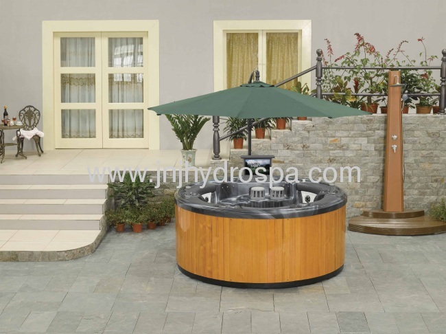 Outdoor massage hot tubs