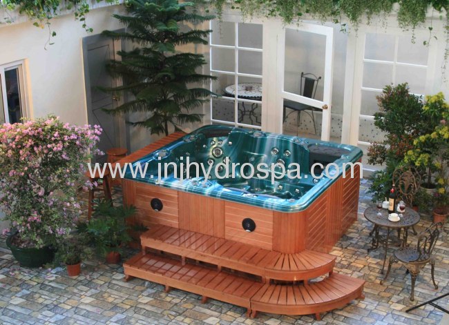 Large outdoor massage hot tubs