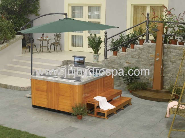 Hot tubs and whirlpool spa