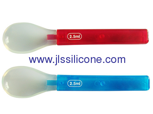 2.5ML silicone baby feeding spoon with plastic handle