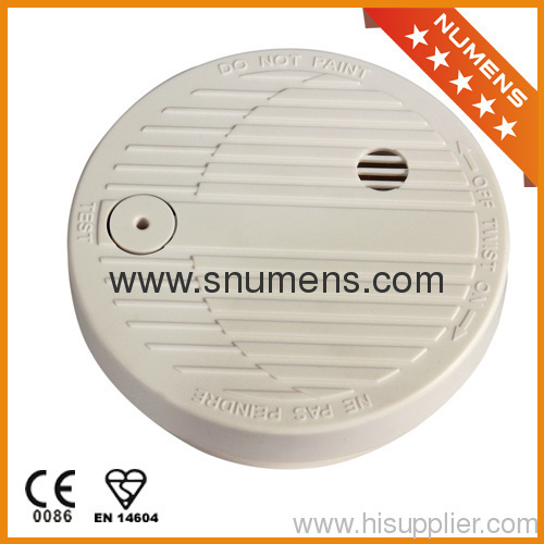 AC power with 9V backup battery smoke alarm