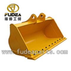 Komatsu excavator cleaning buckets