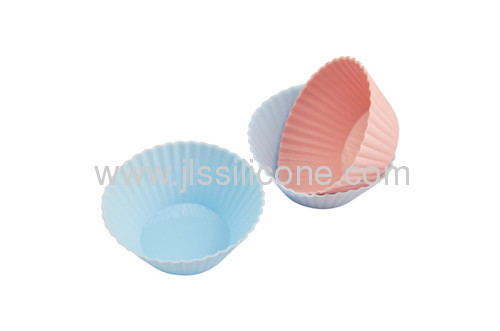 Candy color middle silicone cake and muffin baking pan