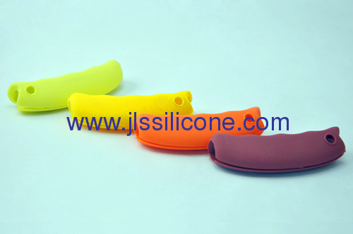 Silicone protective holder for promotion gifts