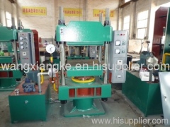 Pole type rubber plate vulcanizing machine