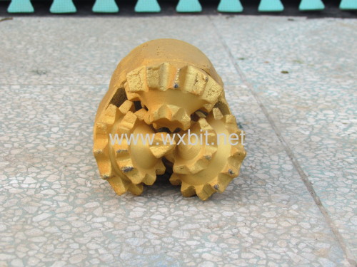 Milled tooth roller bit for soft and medium formation 