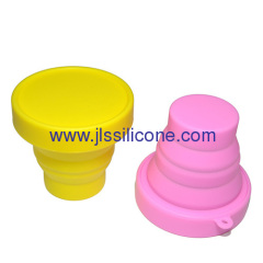 Collapsible silicone rubber cup with lid