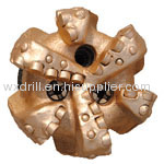 Matrix body PDC drilling bit with 5 blades