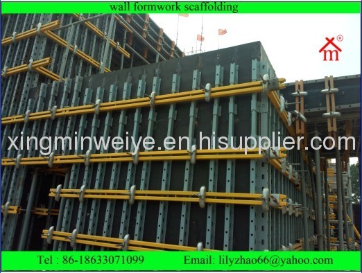 Concrete Shear Wall steel scaffolding and plywood system