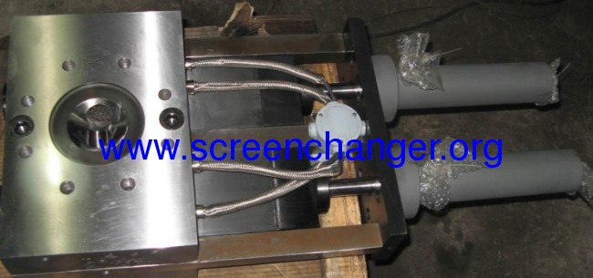 Double plate hydraulic screen changer with double working positions