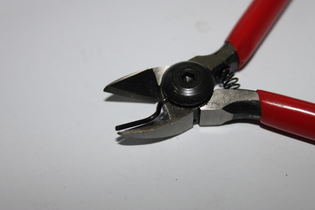 Small cutting plier for DIY tool kit for jewelry making