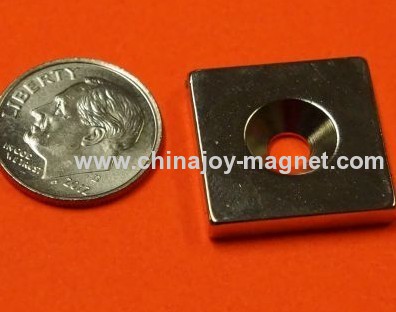 with Countersunk Hole3/4 in x 3/4 in x 1/8 inNeodymium Magnets