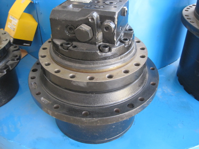 PC200-7 FINAL DRIVE HUB 20Y-27-31220