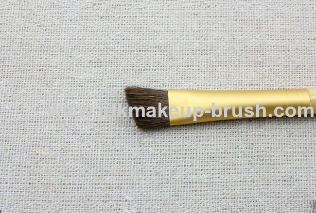 Angle Defining Eye Brush with sable hair