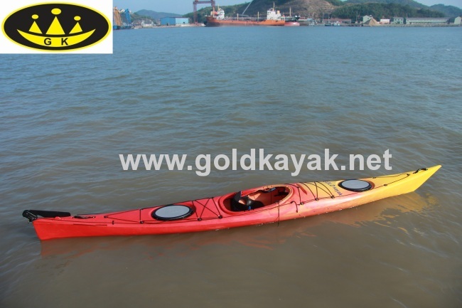 single sit in sea kayak with PE material