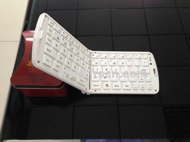 Newest 68 silicone keys foldable bluetooth keyboard