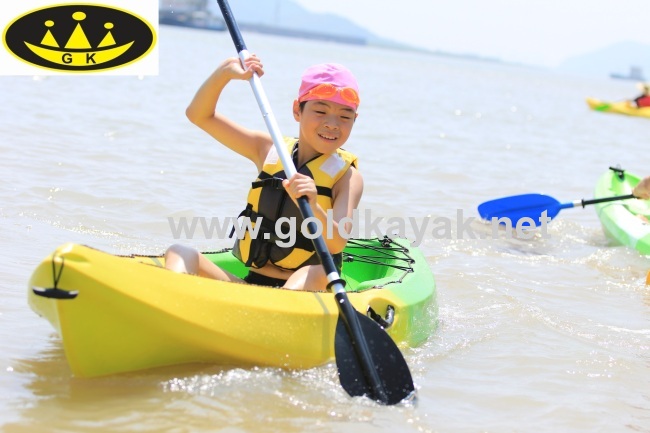 hot selling single sit on top fishing kayak PE material