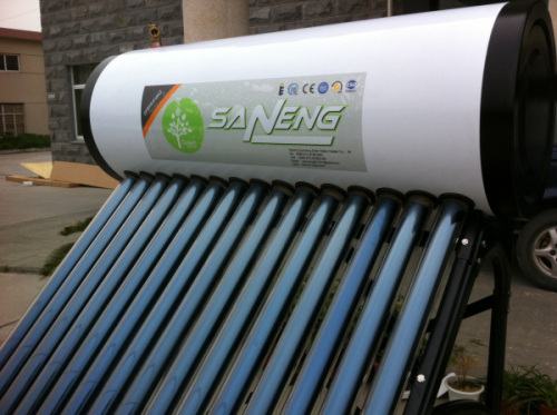 2013 hot sales black outer look color steel compact pressurized solar water heater system