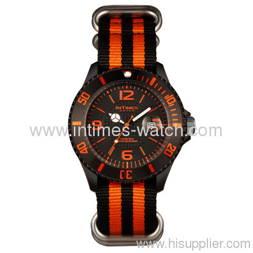 Watches fashion 2013 plastic case nylon band CE & RoHS certified men's watch no MOQ