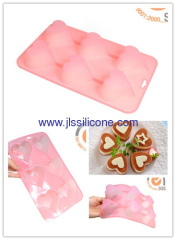 Heart shaped silicone bakeware with 4 cavities for cake or muffin