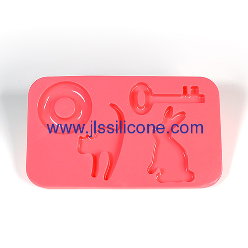 key shaped silcione ice cube tray and chocolate baking pan