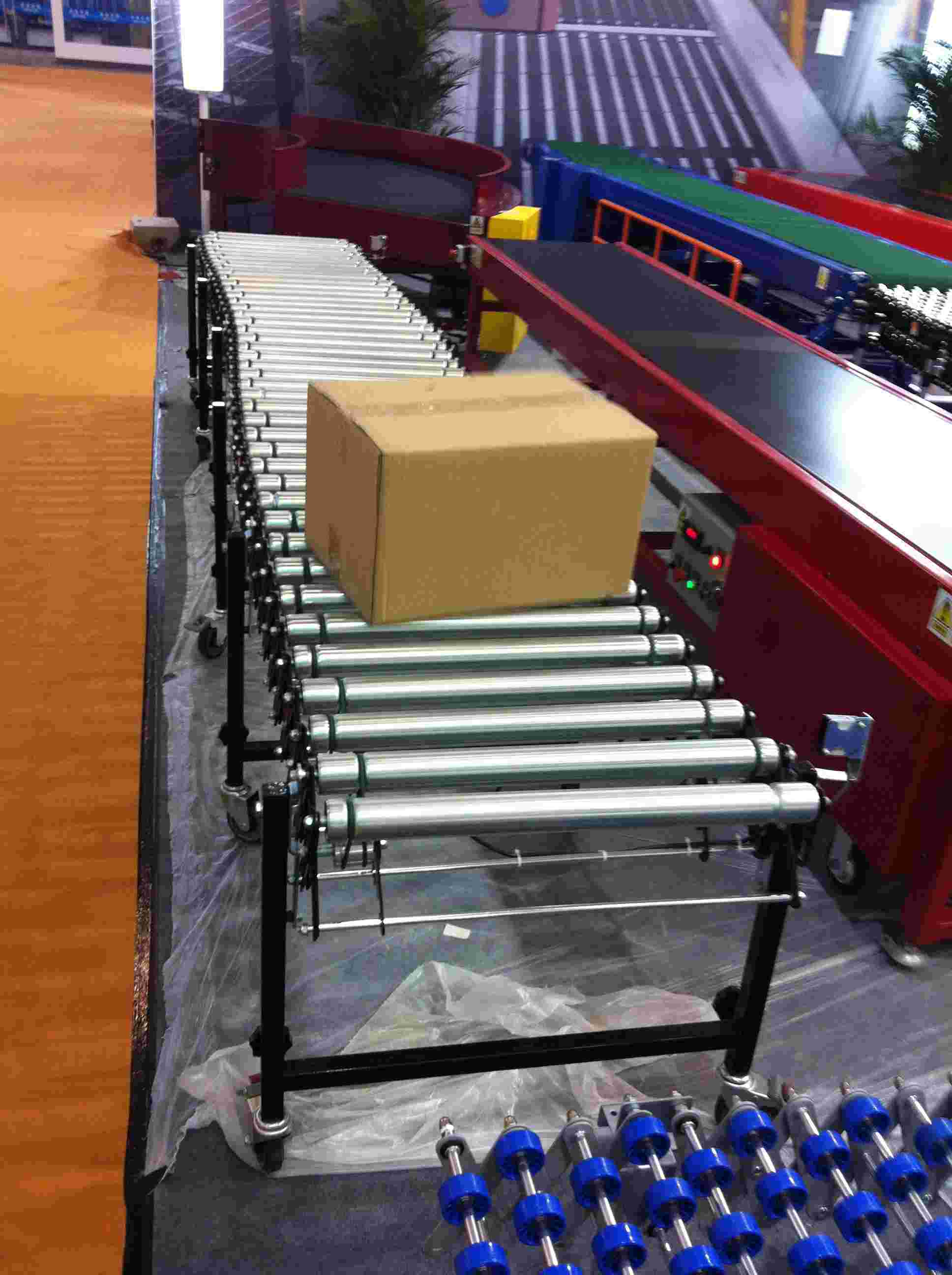 Heavy duty roller conveyors