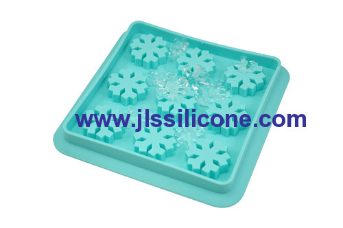 9 cavities silicone ice cube trays in snowflake shape