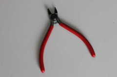 Small cutting plier for DIY tool kit for jewelry making