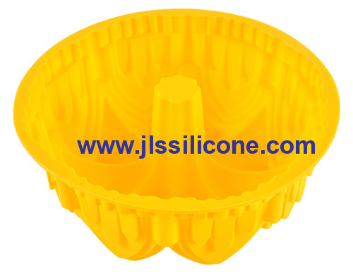 attractive yellow silicone bundt bakeware moulds in large size