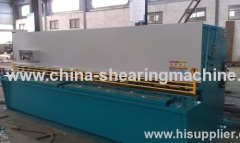 Hydraulic shearing machine for steel sheet