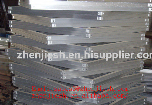 Mini-pleat HEPA filter for cleaning equipments