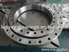 Four point contact slewing bearings