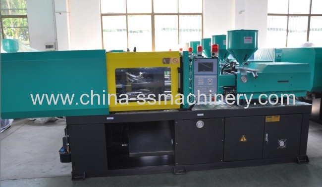 Horizontal energy saving plastic injection machine