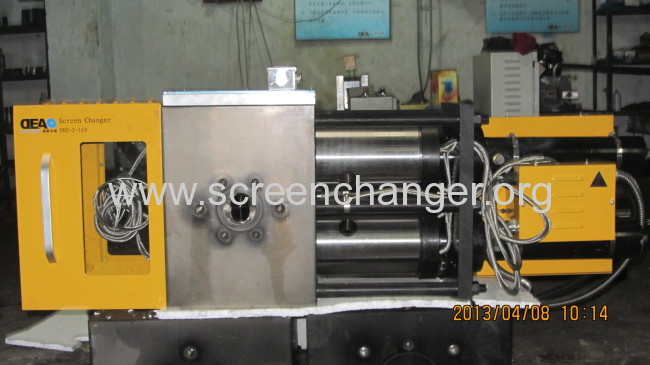 Double-channel hydraulic percolator screen changer for extruder