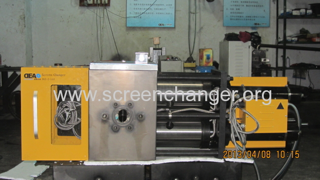 Hydraulic screen changer-melt filter for plastic extrusion machine