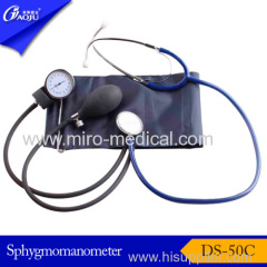 Aneroid sphygmomanometer with stethoscope