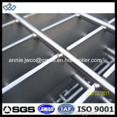 pressure locked grating