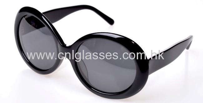 Prada style fashionable round sunglasses for men and women