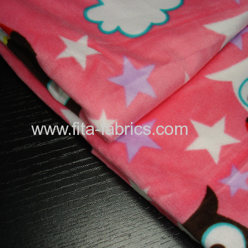 The owl printed short plush fabric