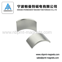 Arc magnetic tile for motor