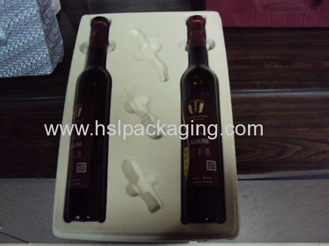 Durable and reusable plastic tray for wine 