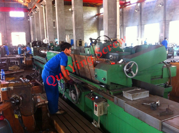 huge injection screw and cylinder(diameter 215mm)