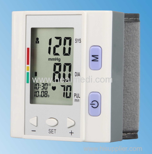 wrist type fully automatic blood pressure monitor