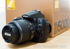 Nikon D5000 12.3 MP Digital SLR Camera AF-S DX VR 18-55mm