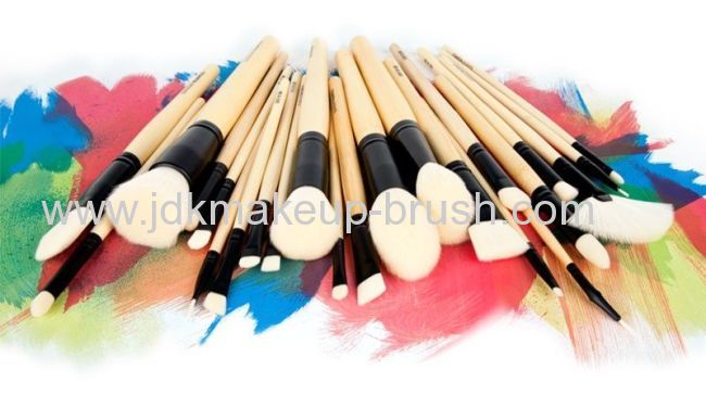 24pcs Professional Cosmetic Brushes Bamboo handle with Magnet pouch