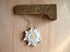 Wood Carved Flower Shape Welcome Signs