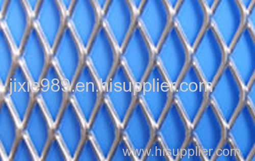 Galvanized expanded diamond mesh gives an economical choice