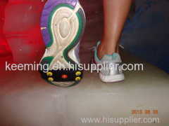 ice gripper with spikes shoe cover to avoid slips and falls