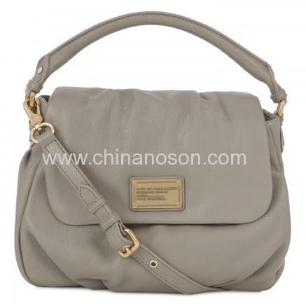 Classic Q Ulkita grained leather shoulder bag